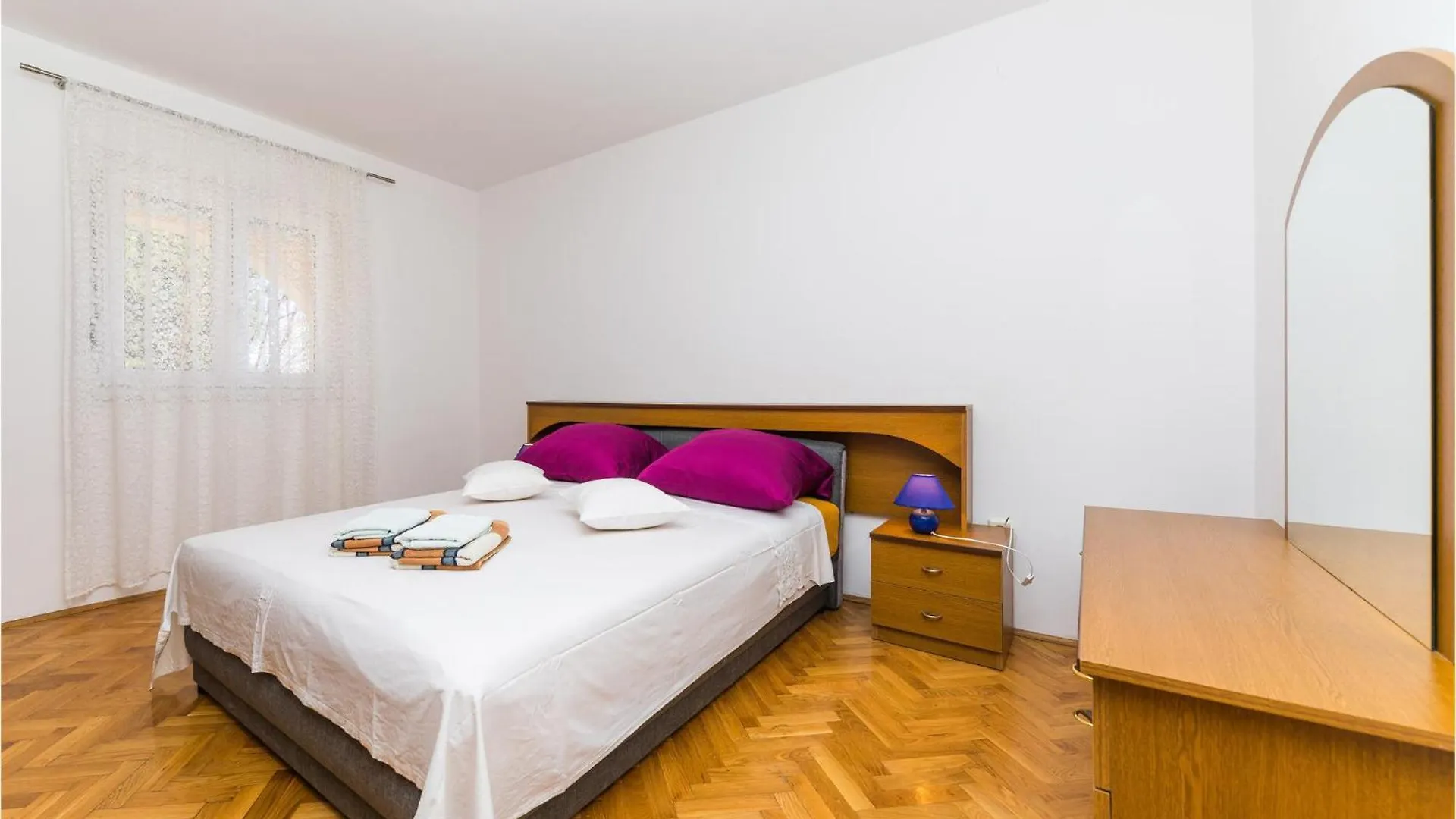 Ferienhaus Awesome Home In Okrug Gornji With Kitchen Trogir Kroatien